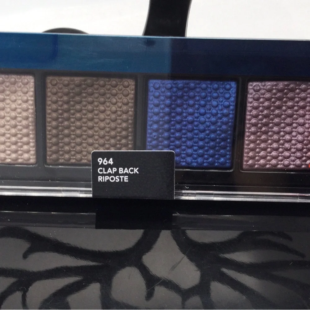 Revlon Clap Back Riposte Eyeshadow Palette. 2 pk New